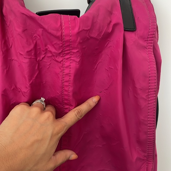 BURBERRY LONDON BUCKLEIGH NYLON TOTE - Picture 9 of 13